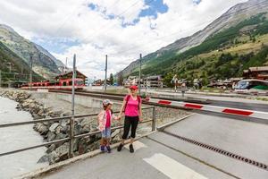 voie ferrée suisse train des alpes photo