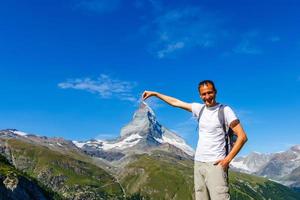 randonnée familiale active dans la haute région alpine des alpes photo