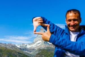 randonnée familiale active dans la haute région alpine des alpes photo