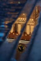 vue sur le centre-ville de riga par une matinée ensoleillée photo