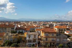 vues d'une petite ville du sud de la france photo