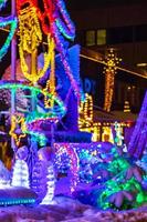 marché de noël à bremerhaven de nuit en allemagne. photo