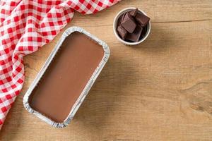 gâteau au chocolat avec ganache moelleuse photo