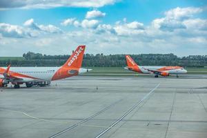 vienne, autriche - 07 mai 2019 easyjet europe airbus a319. easyjet europe airline gmbh, appelée easyjet, est une compagnie aérienne à bas prix basée à vienne, en autriche et une filiale d'easyjet photo