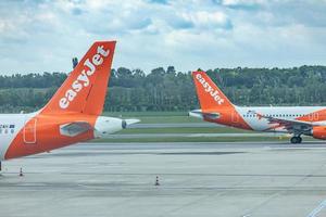 vienne, autriche - 07 mai 2019 easyjet europe airbus a319. easyjet europe airline gmbh, appelée easyjet, est une compagnie aérienne à bas prix basée à vienne, en autriche et une filiale d'easyjet photo