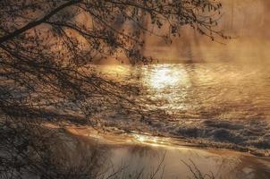 Lever du soleil à la rivière Wupper, Bergisches Land, Rhénanie du Nord-Westphalie, Allemagne photo