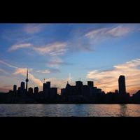 coucher de soleil sur les toits de toronto photo