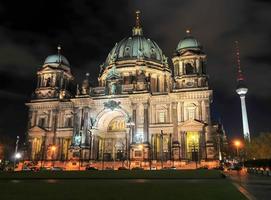 cathédrale de berlin la nuit photo