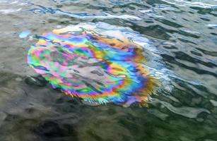 nappe de pétrole de l'uss arizona memorial pearl harbour hawaii photo