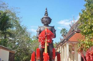 thao wessuwan au temple de saman rattanaram, province de chachoengsao photo