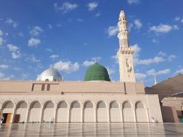 belle vue de jour sur masjid al nabawi, médina, arabie saoudite. photo