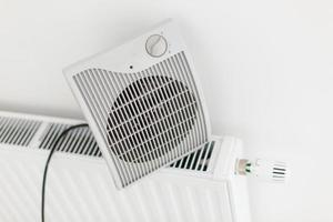 thermostat sur un radiateur, un appareil de chauffage et un radiateur photo