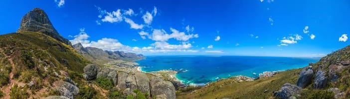 photo panoramique de la plage de clifton et de la baie des camps depuis le chemin jusqu'au sommet de la tête de lion