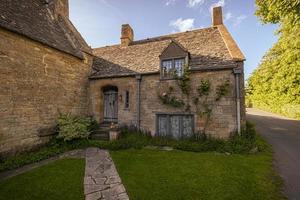 vieille petite ville des cotswolds de snowshill, angleterre. photo