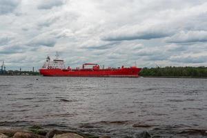 vue sur les environs de riga depuis daugava photo