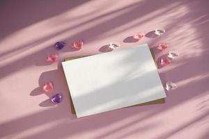 maquette pour une lettre d'amour avec carte blanche. photo