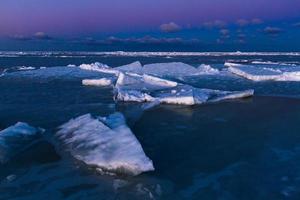 dérive des glaces dans la mer baltique photo