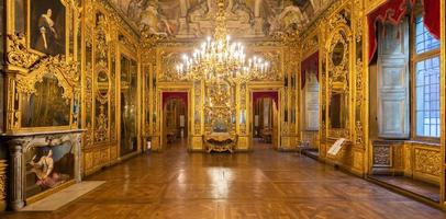 turin, italie - intérieur baroque de la vieille chambre du palais de carignano. photo