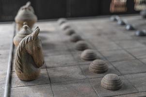 pièces d'échecs anciennes en bois photo