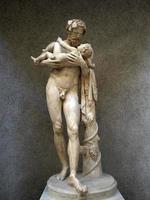 ancienne statue de sculpture de figure romaine en marbre photo