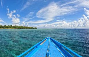 île paradisiaque tropicale turquoise de siladen photo