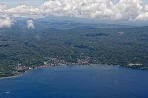 indonésie sulawesi manado vue aérienne photo