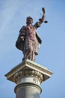 statue de justice de florence photo