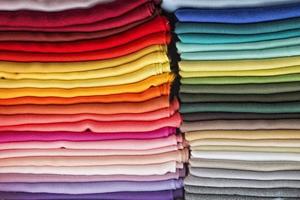 tissu de soie de différentes couleurs photo