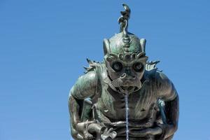 statue fontaine en forme de gollum à florence photo