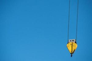 Détail de la grue de fer du vieux port photo