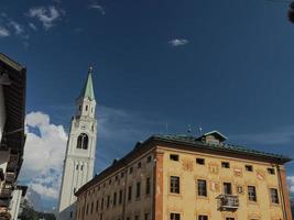 cortina d'ampezzo dolomites église blanche photo