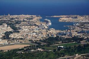 paysage aérien de malte depuis un avion photo
