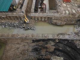 grand chantier de construction vaste dans la gare de chamartin madrid photo