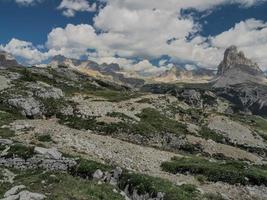 mont piana montagnes des dolomites chemins de la première guerre mondiale foxhole des tranchées photo