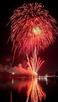 célébration de feux d'artifice la nuit dans le suan luang rama ix photo