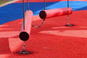 chiffres sur le terrain de jeu dans un parc de la ville en israël. photo