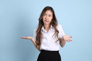 fille en uniforme d'étudiant photo