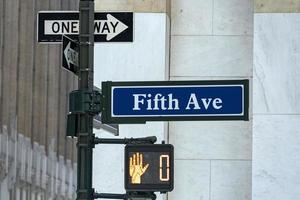 signe de la cinquième avenue new york photo