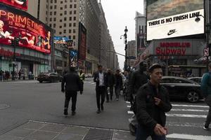 new york - usa 4 mai 2019 - times square plein de monde photo