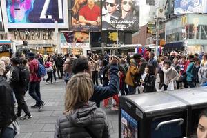 new york - usa 4 mai 2019 - times square plein de monde photo