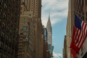 gratte-ciel de la ville de new york depuis le chrysler building de la rue photo