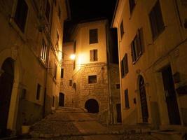 veroli village médiéval latium frosinone vue nocturne photo