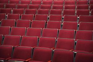 beaucoup de siège vide dans le théâtre photo