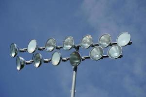 lumières du stade du terrain de football américain photo