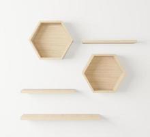 étagère hexagonale en bois et étagère vide photo