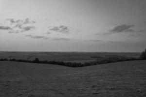 images en grand angle du paysage britannique en noir et blanc classique photo