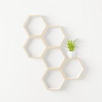 étagère hexagonale en bois avec espace copie