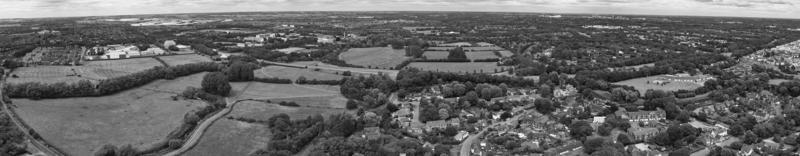 vue en grand angle du paysage britannique dans un style noir et blanc classique photo