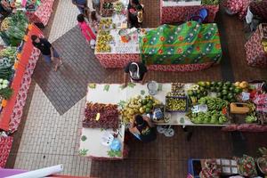 tahiti, polynésie française - 4 août 2018 - marché traditionnel papetee photo