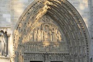 détail de la cathédrale notre dame de paris photo